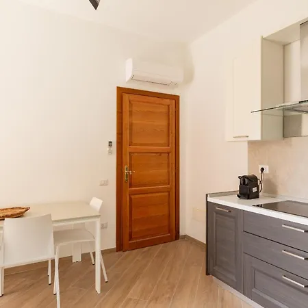Casa Marina Con Patio By Wonderful Italy Апартаменты *